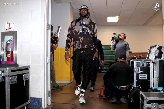 洛卡特利：佛罗伦萨垫底不是他们真实实力，但今天我们必须赢