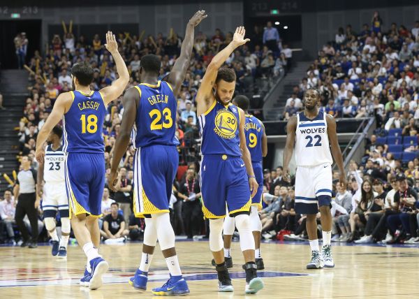 大二男生休学当残特奥会领跑员残特奥会田径女选手哪吒头亮相夺银