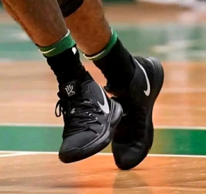 尤尔曼德：哈兰德是最好的前锋之一，但足球始终是团队运动