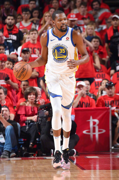 球队抓住每一个反击机会