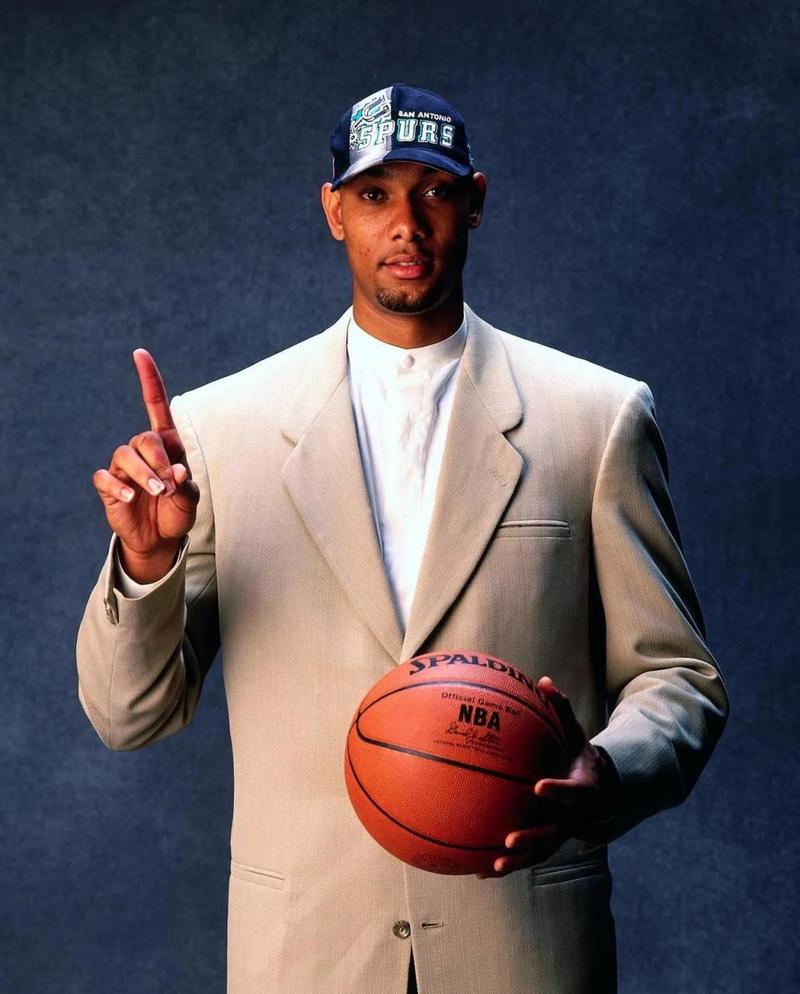 法甲战报：李刚仁、内维斯破门，巴黎3-0勒阿弗尔