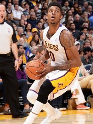 再见曼联！曝6500万“顶星”离队！1.8亿强援投奔红魔，强挖皇马