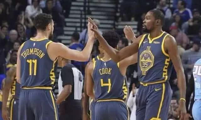 巴萨3比1马竞的第10分钟：球迷再次集体高喊梅西的名字！