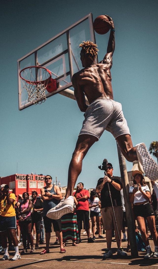 前锋突破造点，射门造成点球机会