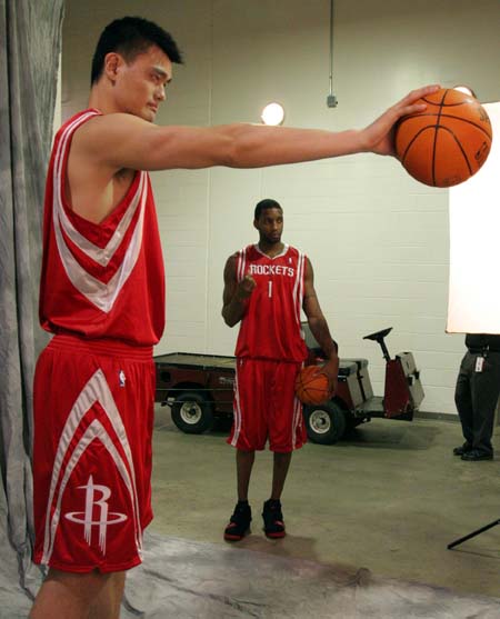 国足友谊赛战胜日本展现新阵容